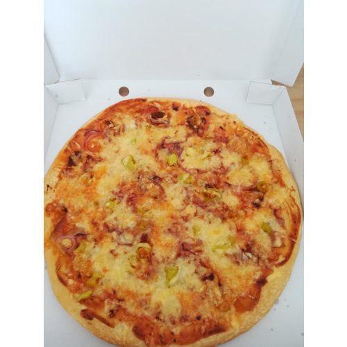   15. Magyaros (Paradicsomos alap, sonka, sajt, kolbász, bacon, hagyma, csemege pepperóni, fokhagyma)
