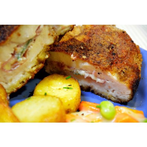   Füstöltsajttal-sonkával töltött csirkemell (2 szelet/adag)