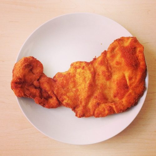   Hamis borzas (Rántott sertés szelet + fokhagymás tejföl + sajt) 2 szelet/adag